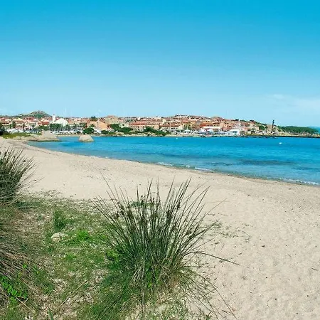 Sleeps 10 * Porto Rafael