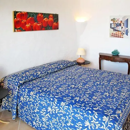Sleeps 10 *