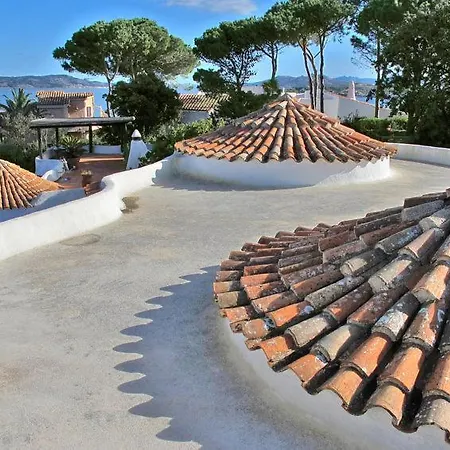 Sleeps 10 * Porto Rafael